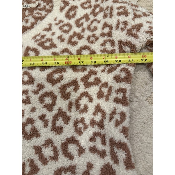 UGG Cecilia Natural Leopard Blush Animal Print Ivory V-Neck Plush Soft Sweater S - Picture 6 of 8